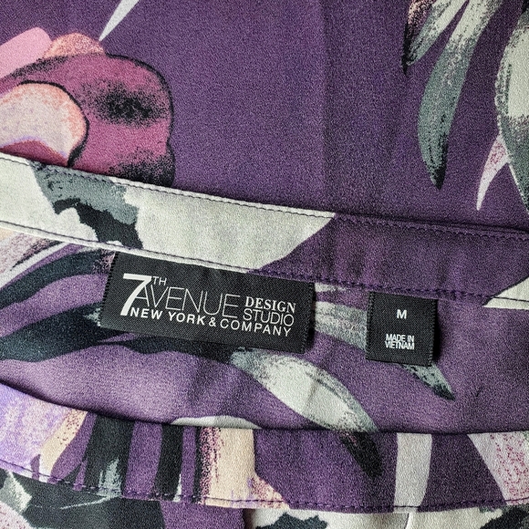 7th Avenue Design Studio New York & Company Med Purple Floral Key Hole Blouse - Picture 3 of 14